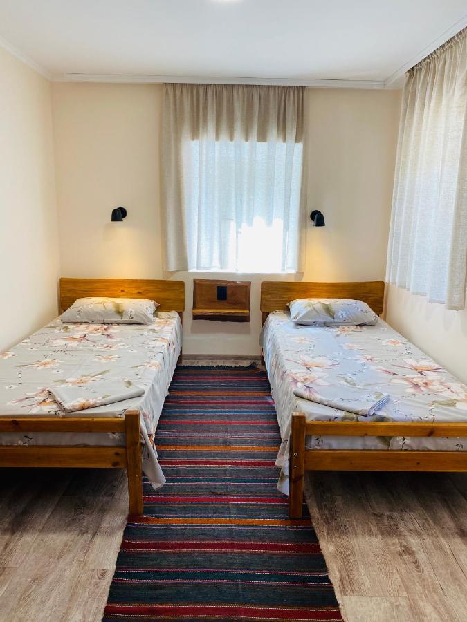 Vila Roz Hotel Trebujeni Exterior foto